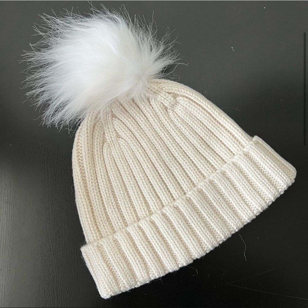 New with Tags -J.Crew- Ribbed pom-pom beanie Ivory 🍁❄️❄️ - Picture 4 of 8